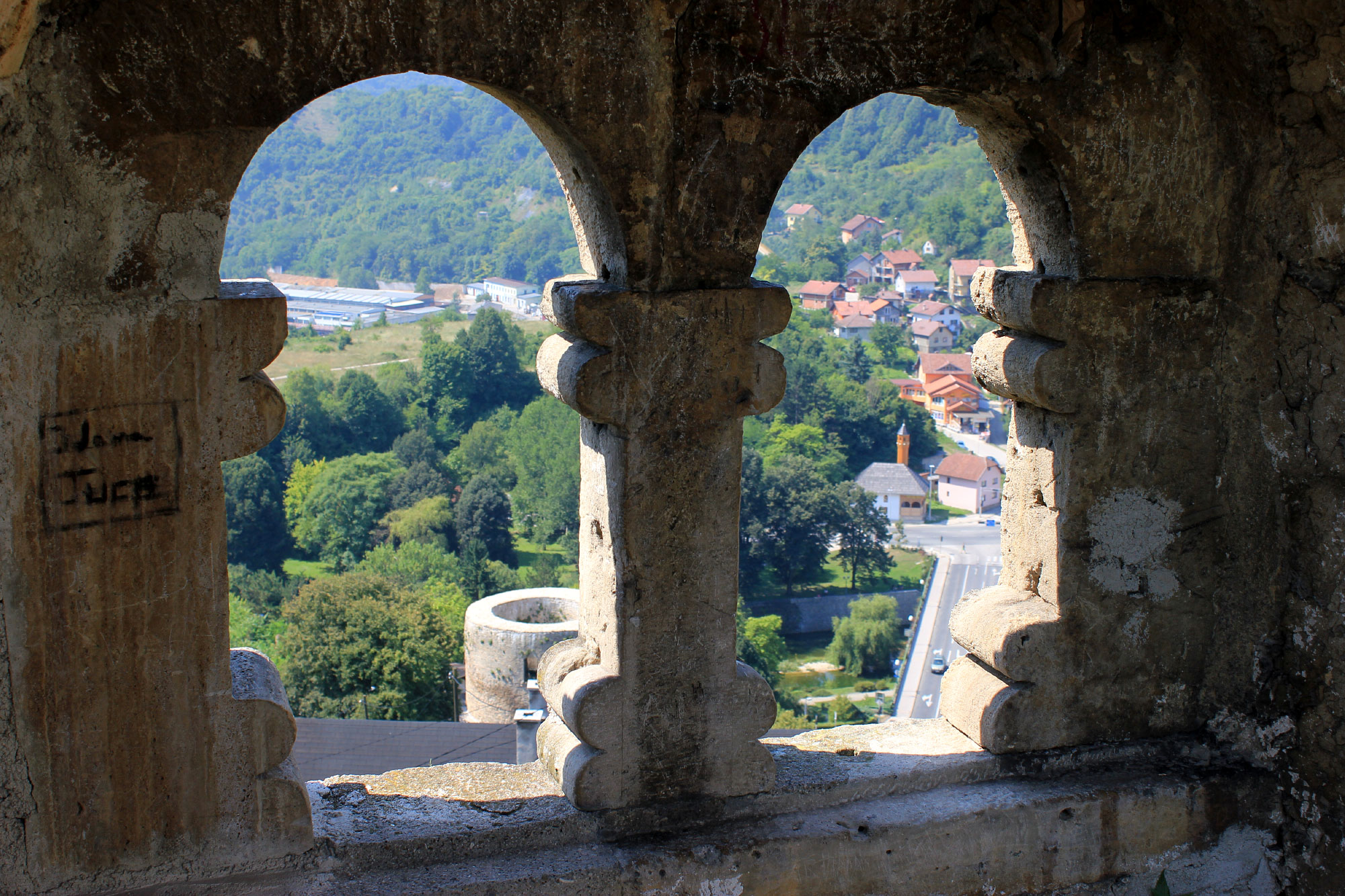 Jajce Fortress (Јајце) (Photo license CC-BY-SA 3.0)